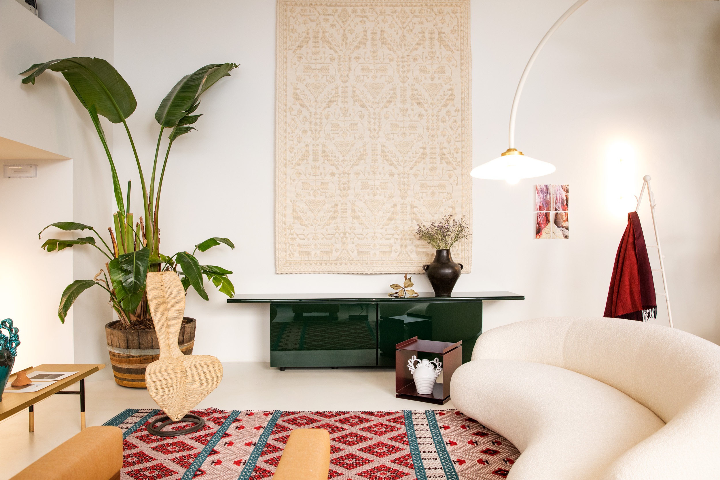 29 Tales of Collectivity Spotti Pretziada ph Claudia Ferri