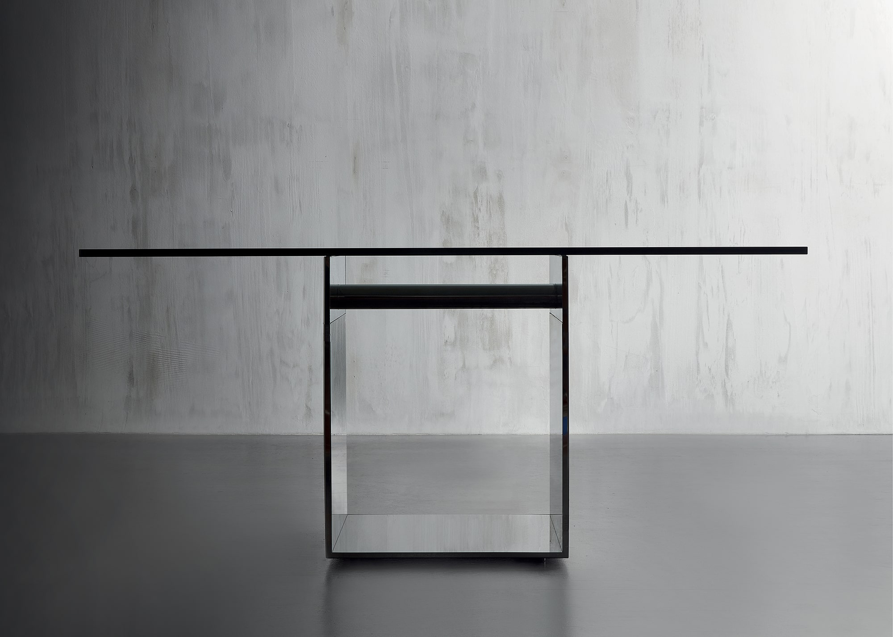 Acerbis design judd glass table gal 1 min