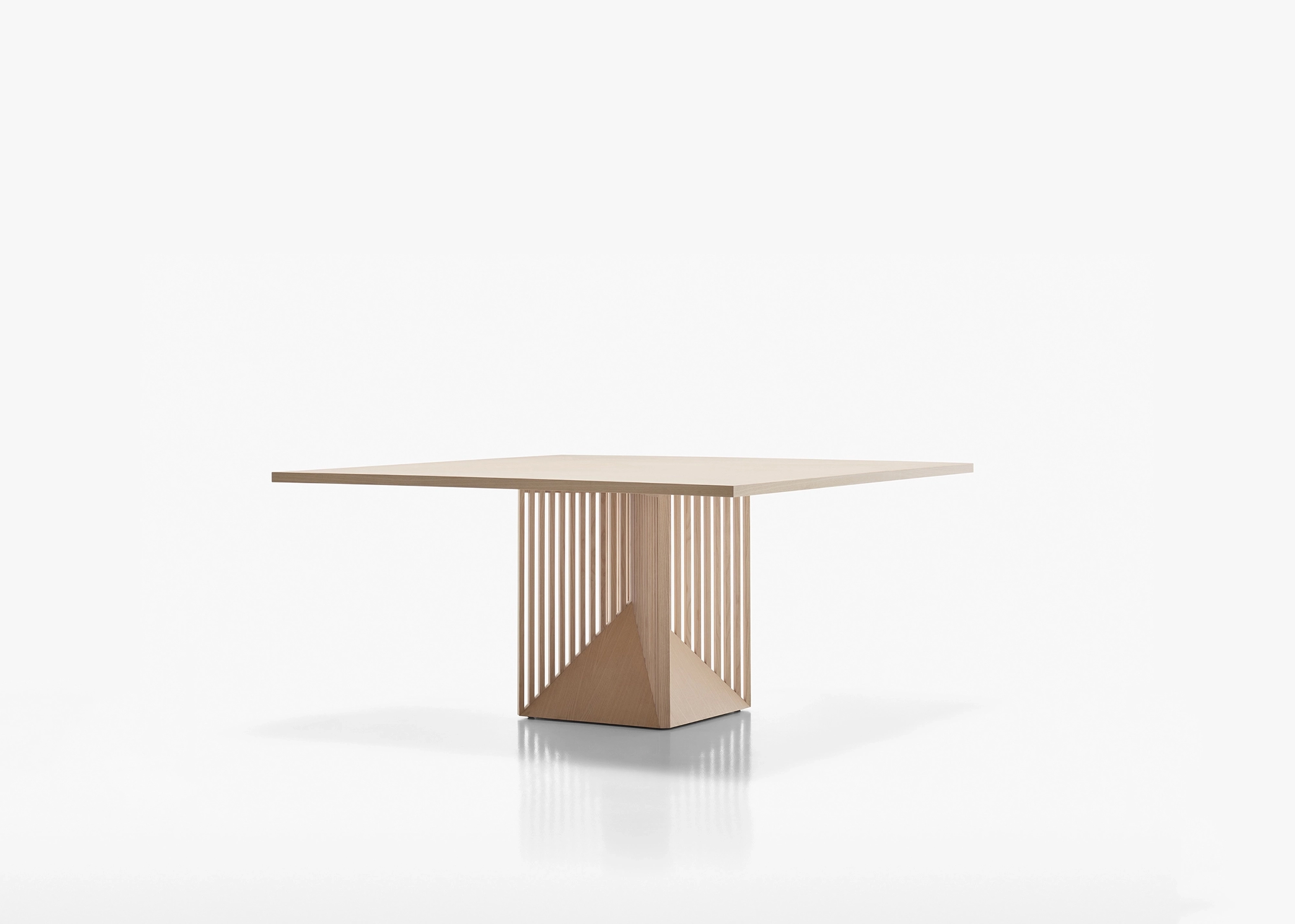 Hero maestro table square natural wood