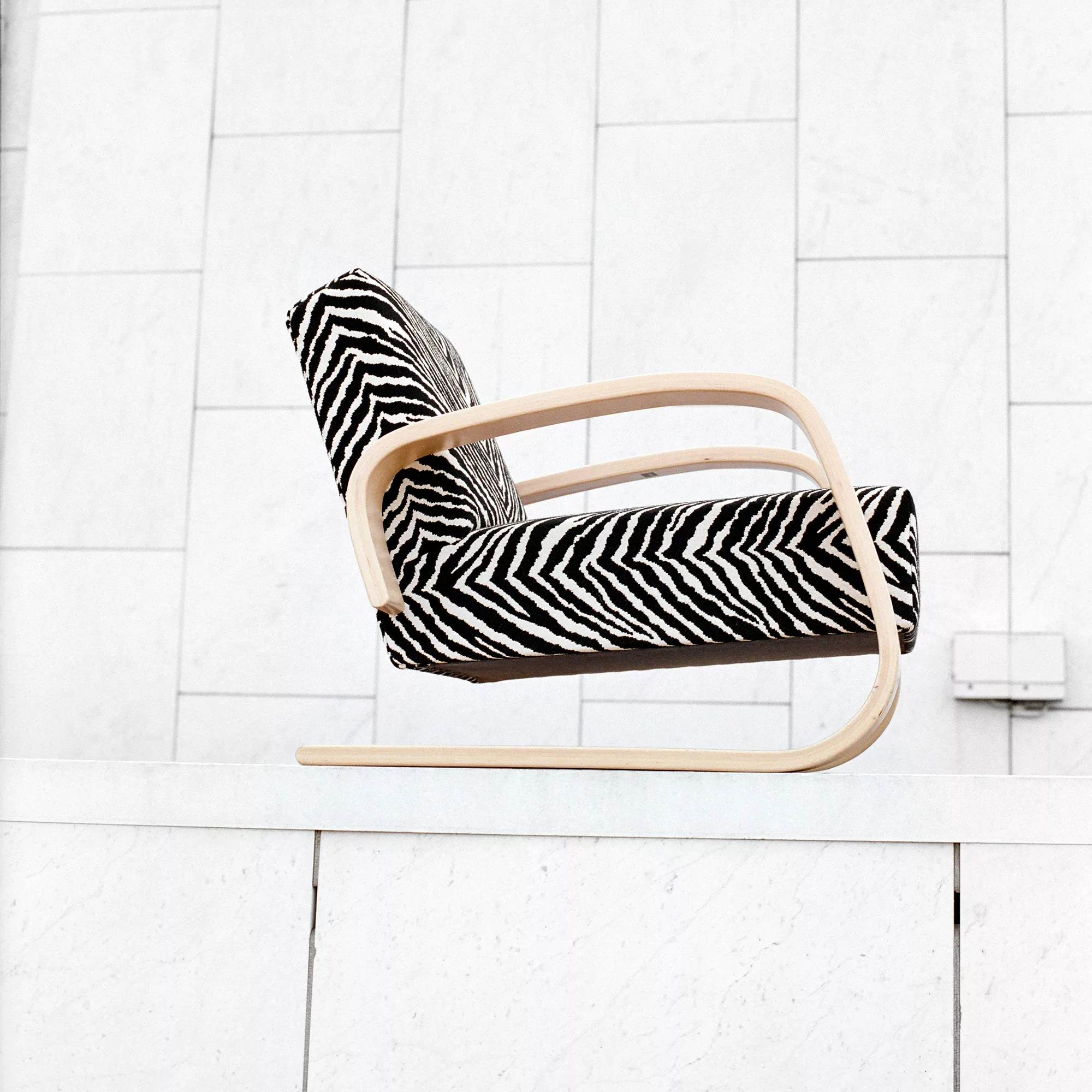 Armchair 400 Tank Zebra fabric web 1440x 2x progressive