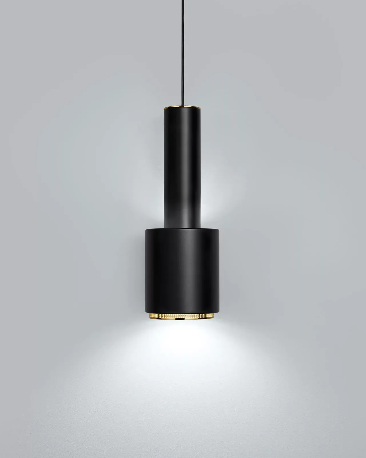 5427373 A110 Hand grenade Pendant light black brass w 1440x 2x progressive