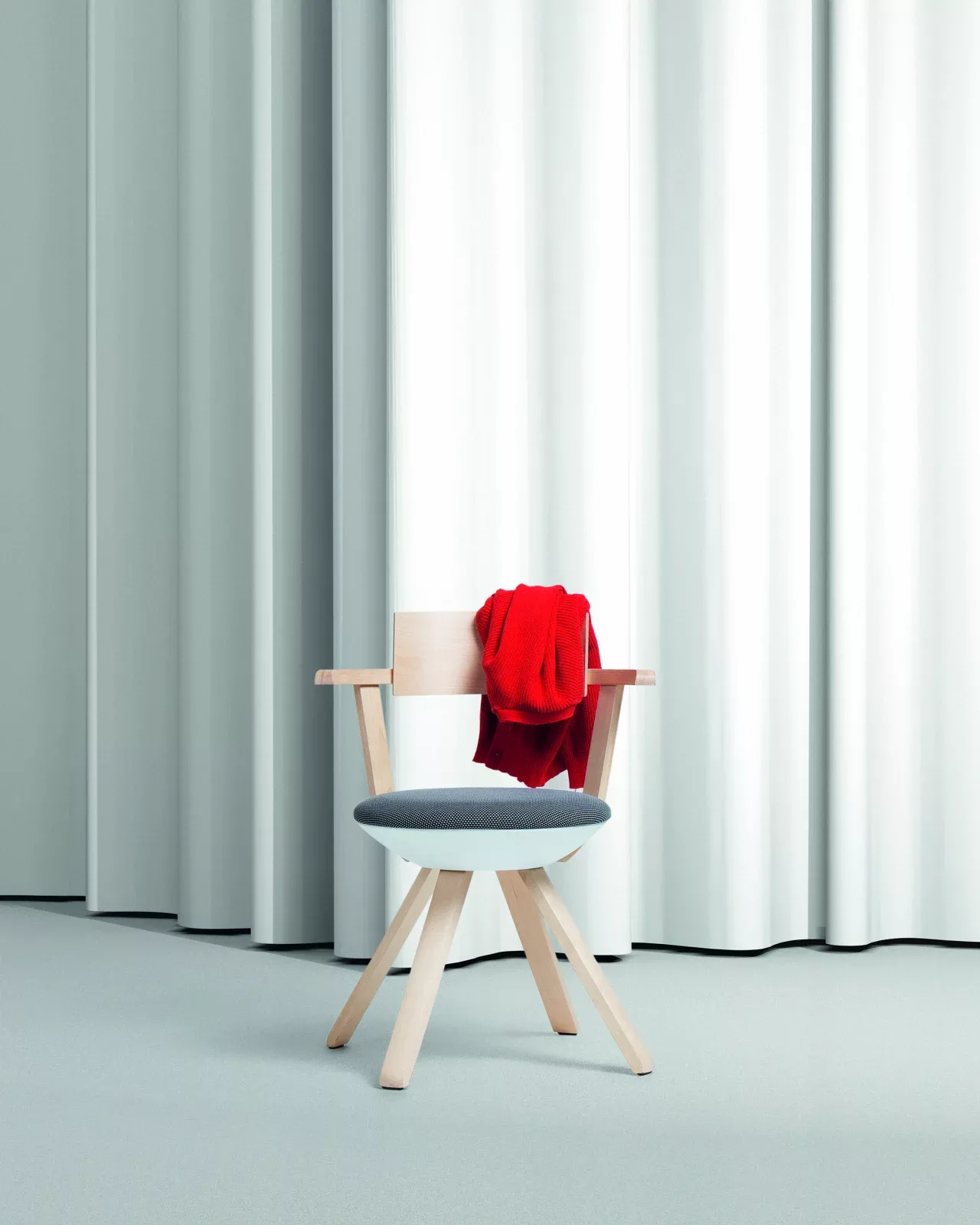 Rival Chair KG002 clear lacquer 1835172