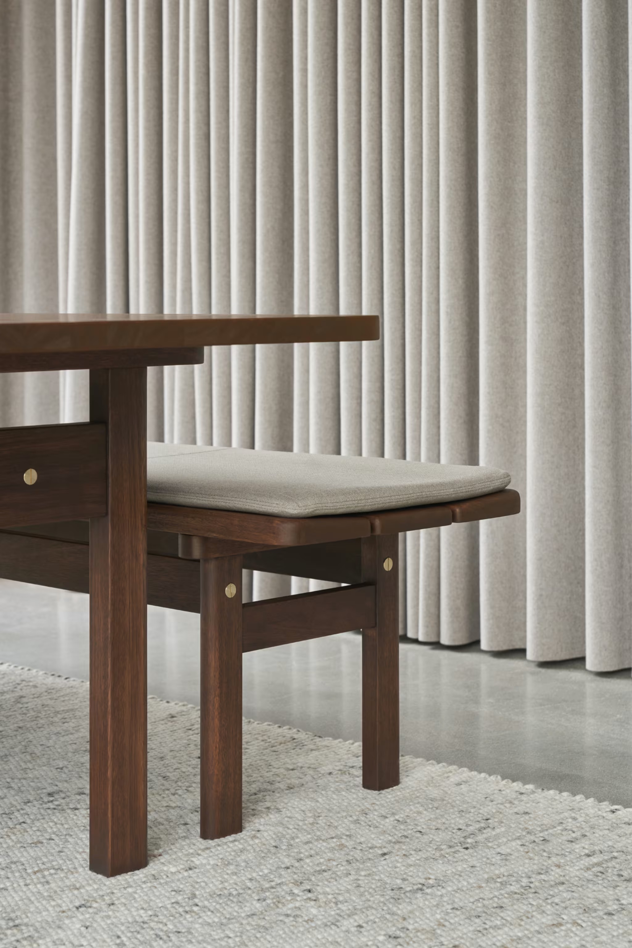 Https admincms carlhansen com globalassets products benches bm0700 lifestyle bm0698 bm0700 eucalyptus darkoil cubm0699 cubm0700 crisp4115 detail