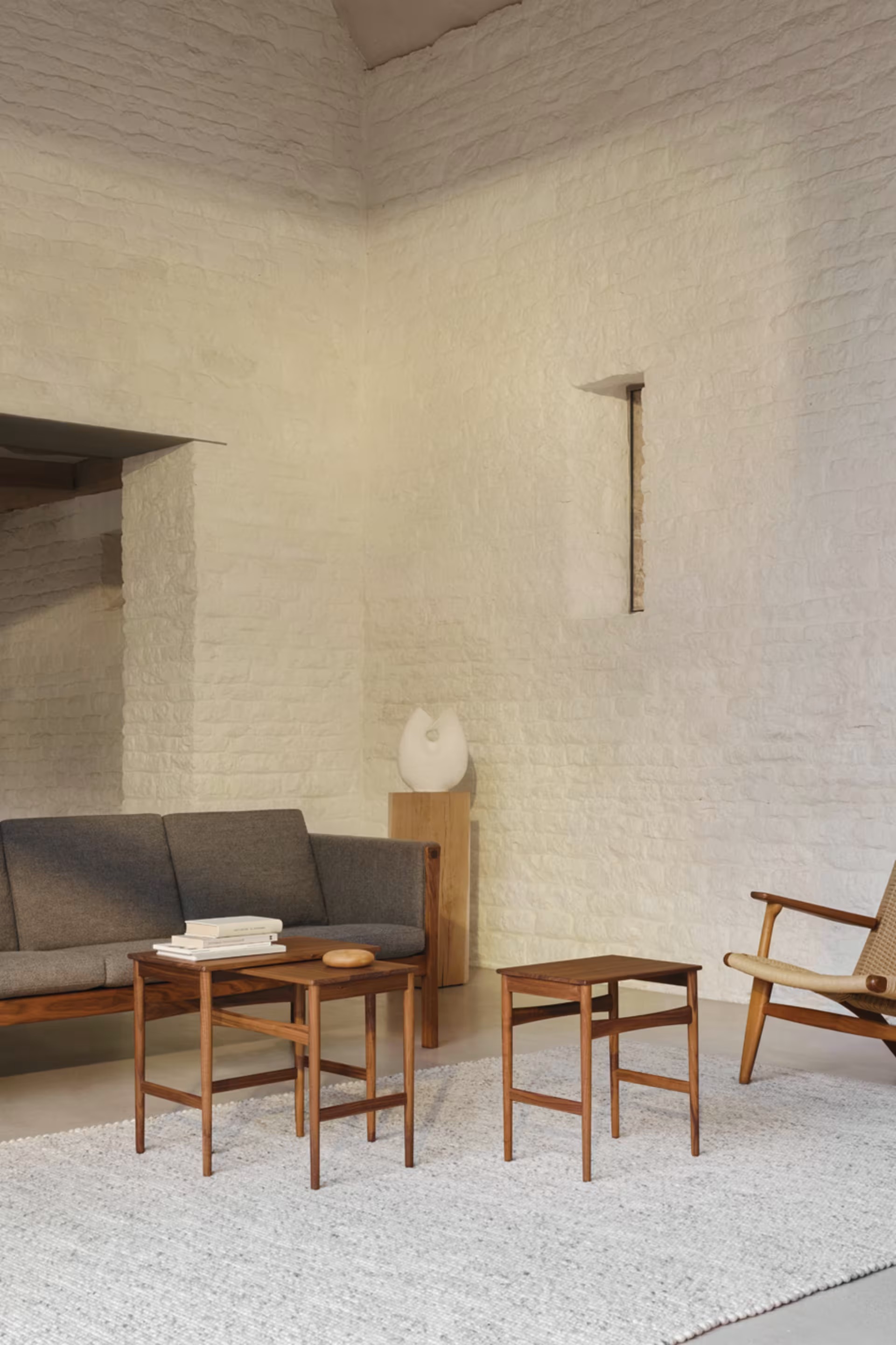 Https admincms carlhansen com globalassets products coffee tables ch415 ch163 walnut oil melangenap271 ch004 walnut oil ch25 walnut oil papercord natural 80160132 beige