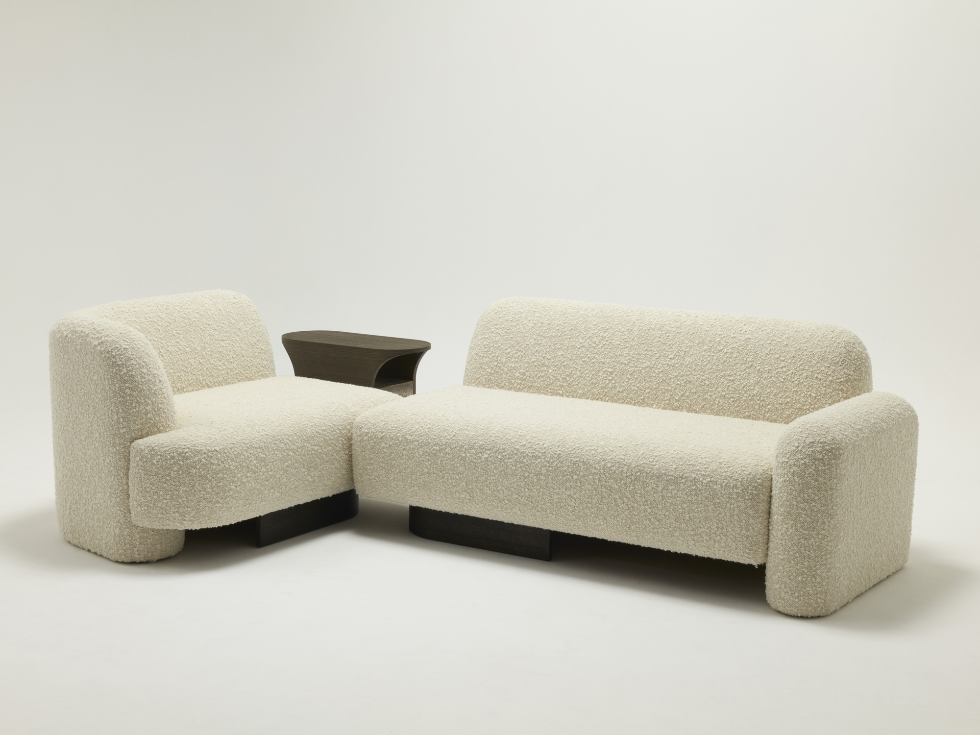 Delcourt Collection POP sofa TIN side table 1 1