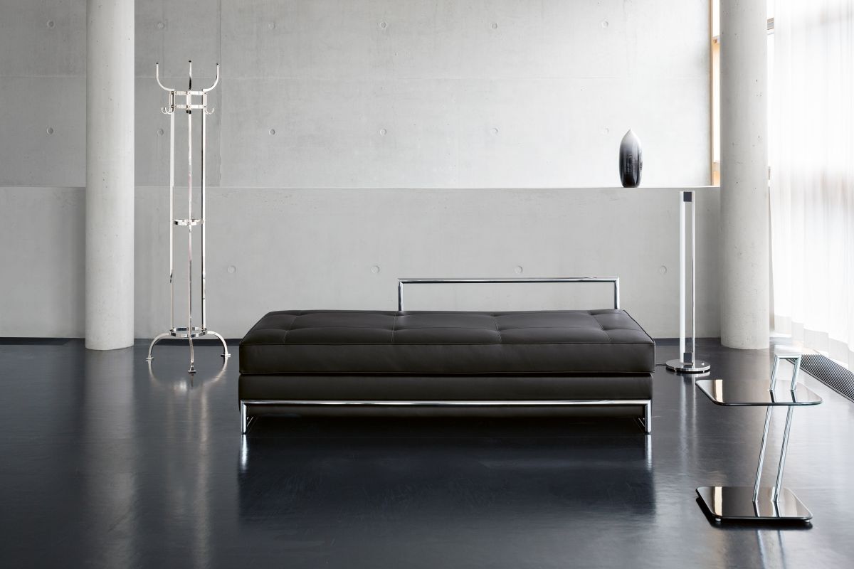 Classi Con nymphenburg coat stand day bed tube light floor lamp occasional table photo hassos