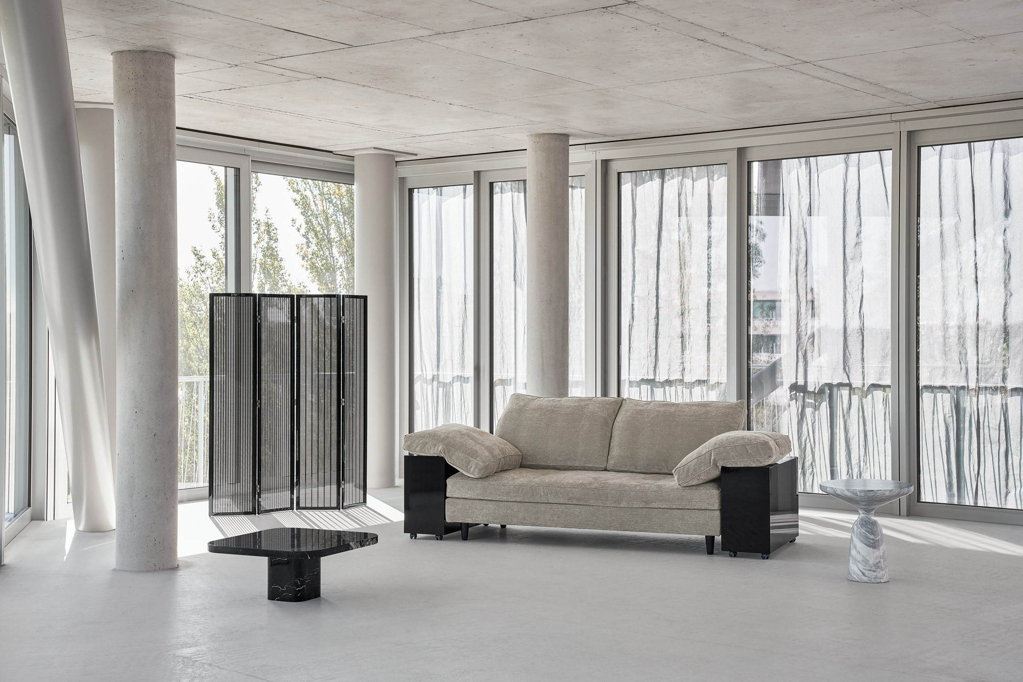 Classi Con bow coffee table no3 marble nero marquina folding screen lota sofa bell side table marble bianco carrara photo hassos