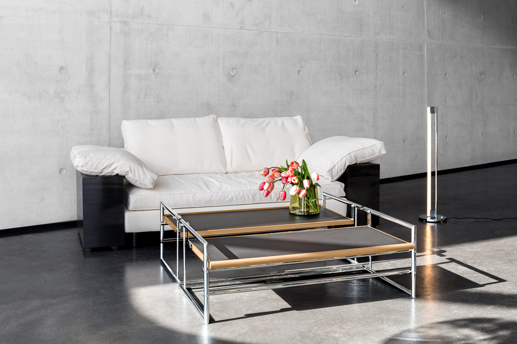 Classi Con lota sofa menton table vase tube light floor lamp photo hassos