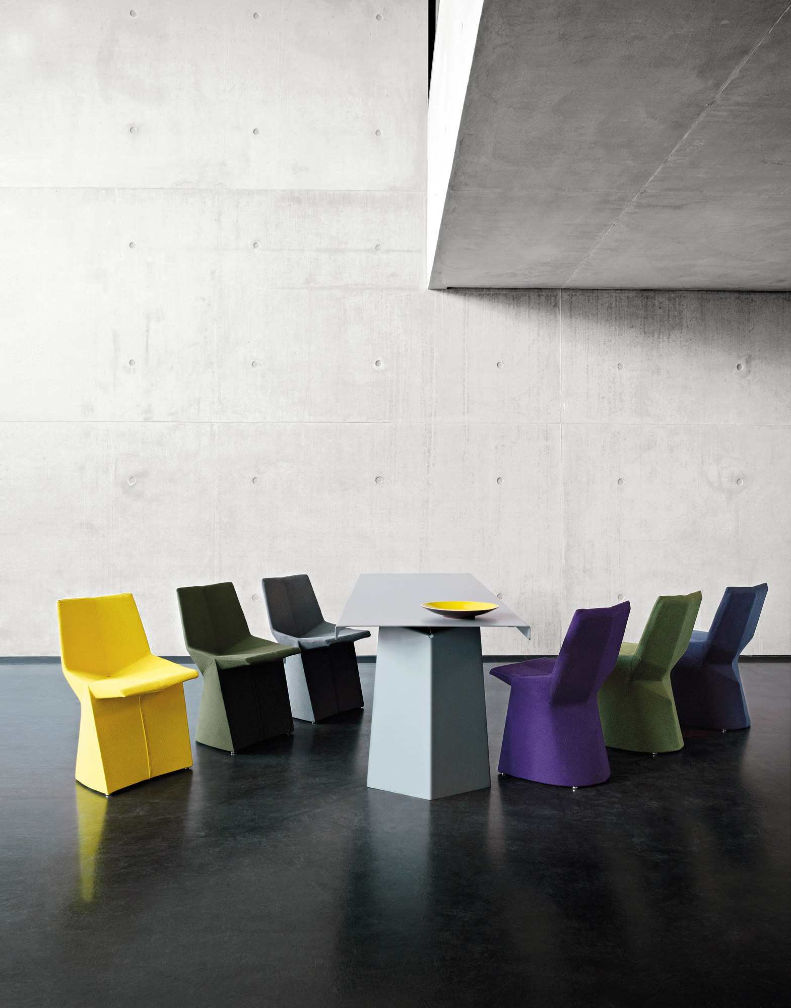 Classi Con mars chair pallas table photo seelen