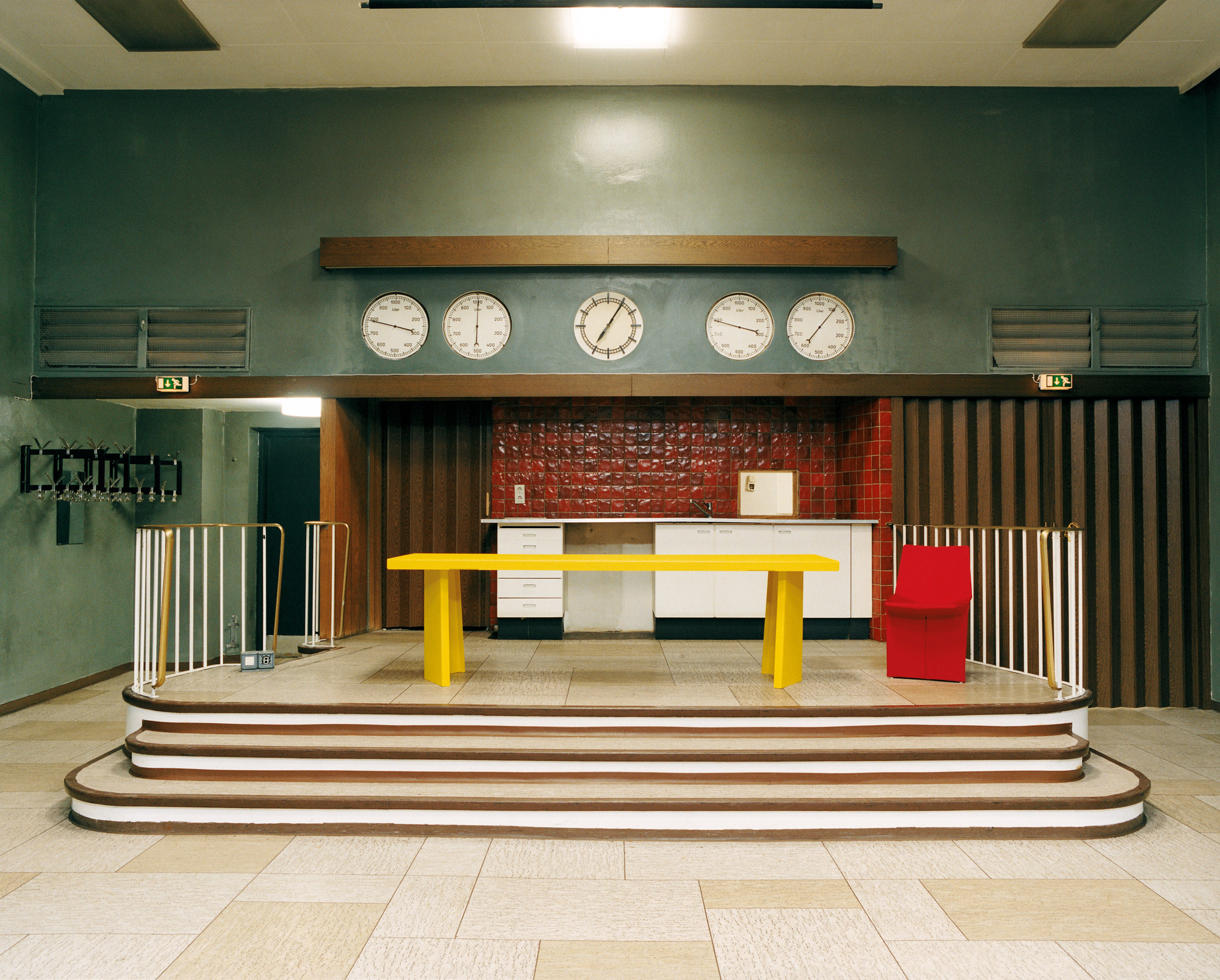 Classi Con pallas table mars chair SWM photo halard