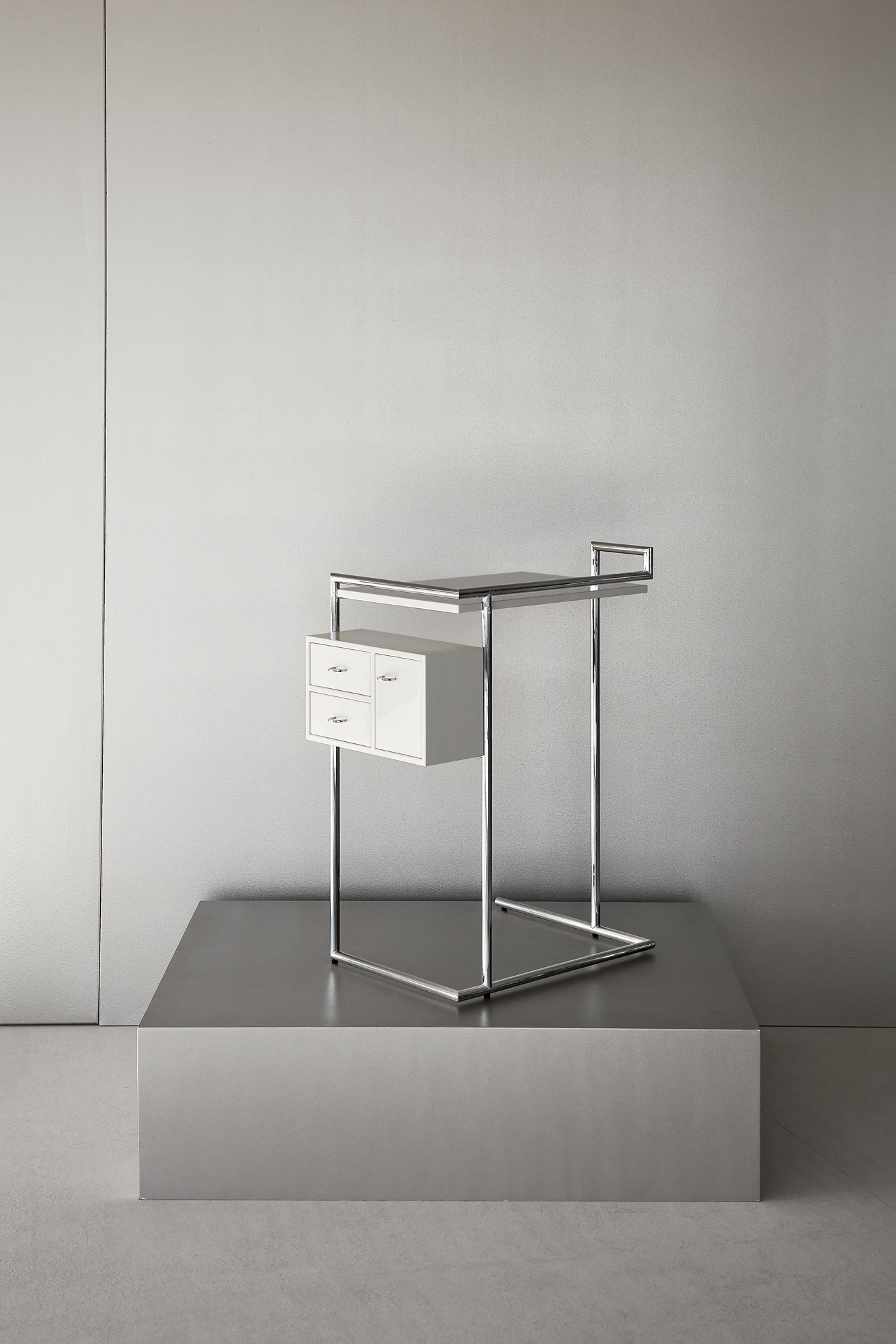 Classi Con petite coiffeuse white photo hassos