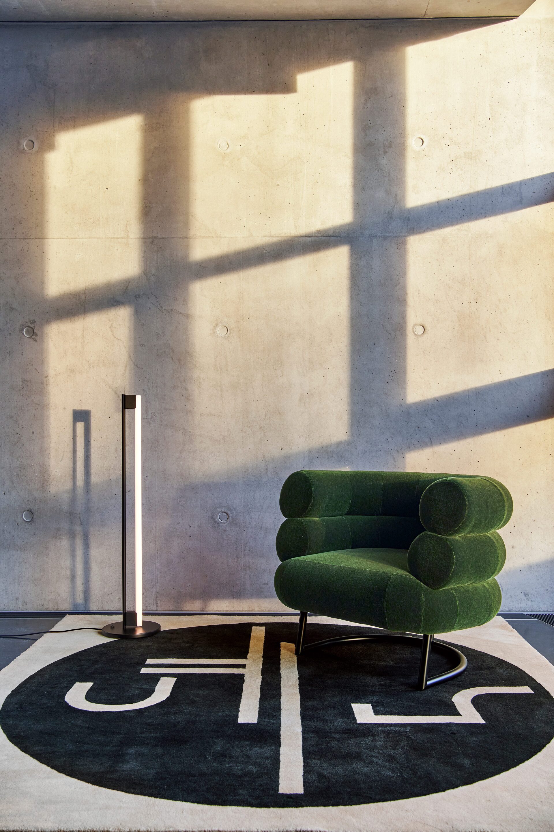 Classi Con tube light floor lamp header 1x