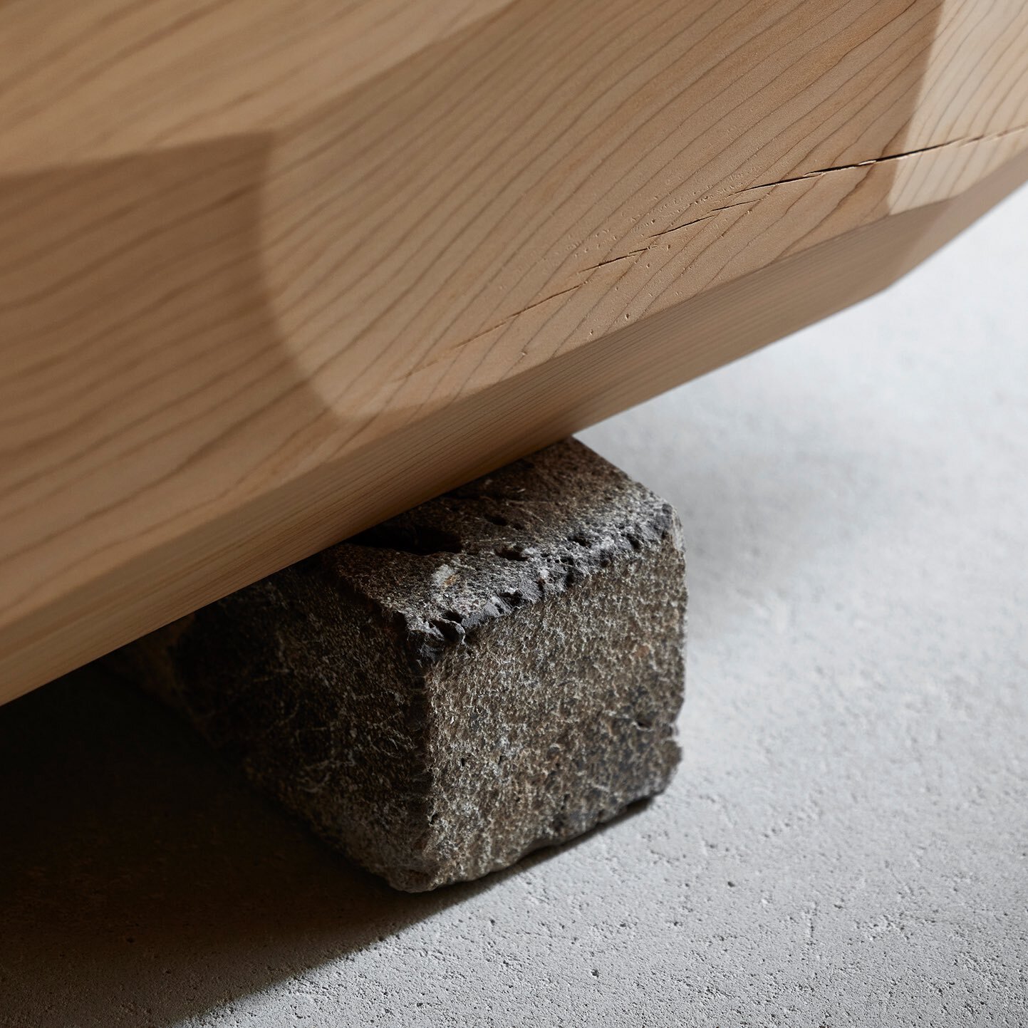 ORB BENCH CEDAR C DELCOURT COLLECTION PARTICULIERE CREDIT PHOTO F AMIAND3