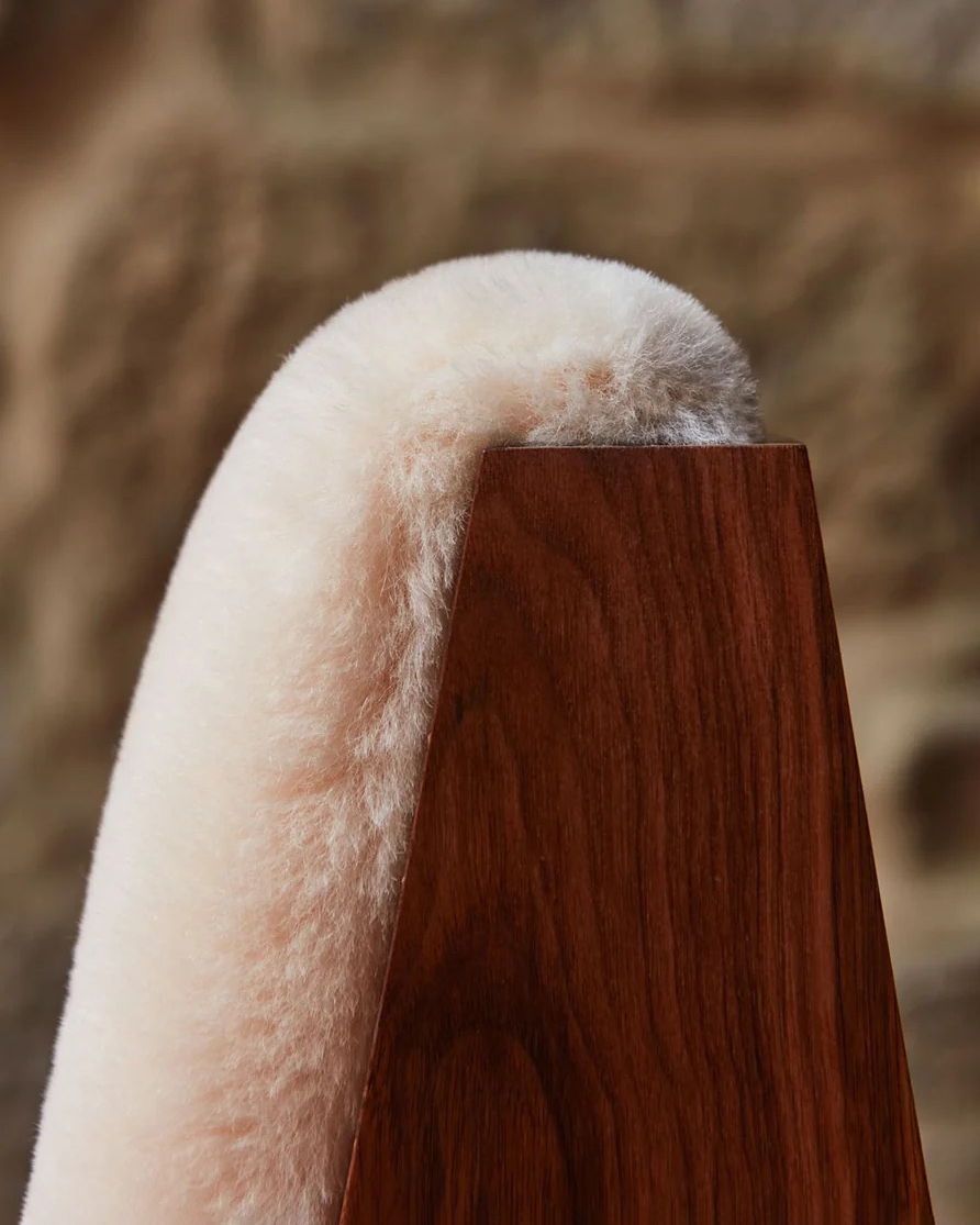 179 Altair Chair in Danish oiled walnut and Einar 527 fabric by Anthony Guerree photographed by Yuki Sugiurax2web 1800x1800 2