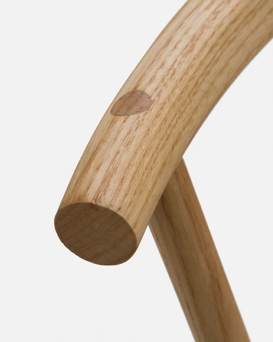 361 Ibstone Windsor Chairby Matthew Hilton detailx2web 1800x1800 1