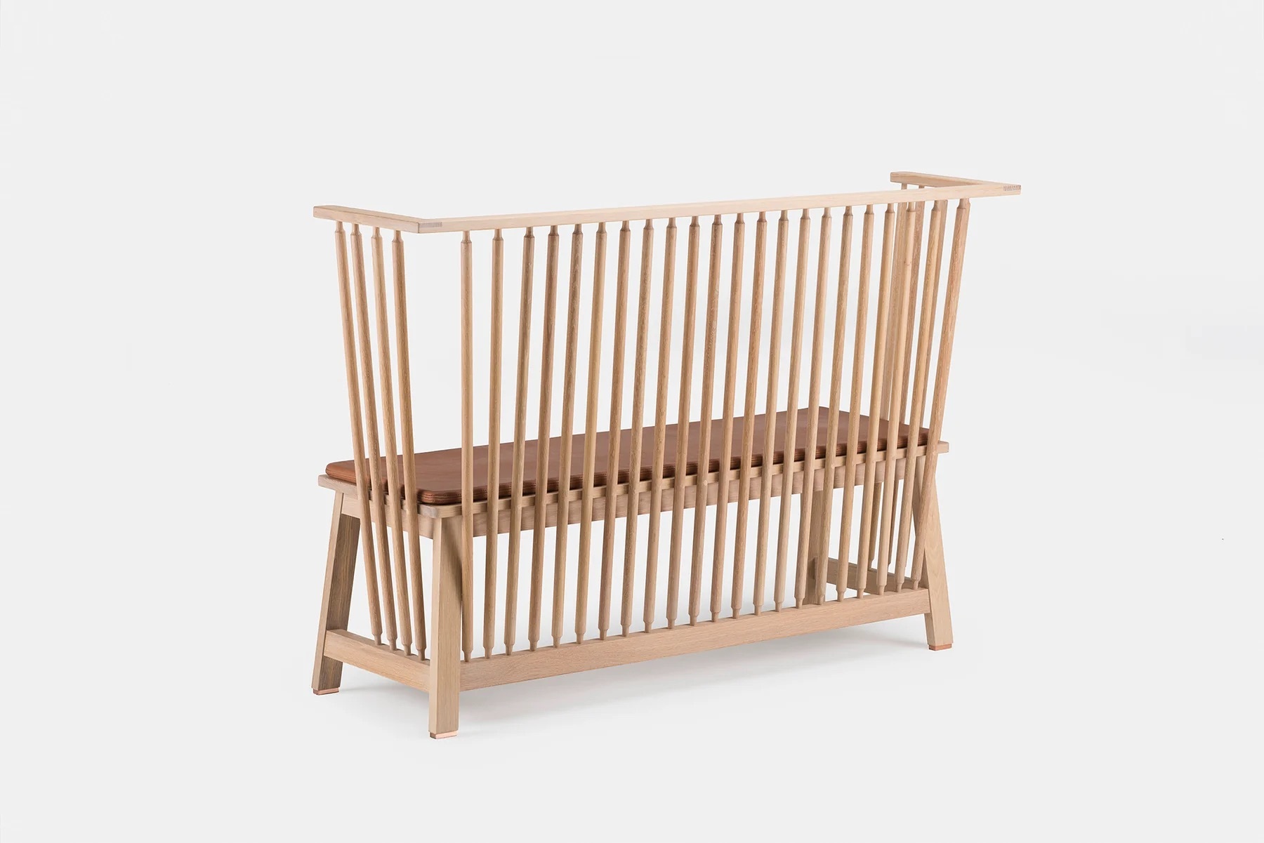 451 Two Seater Low Settleby Studioilseinwhiteoiledoak back2web 8ad48ca8 bde7 4a27 b02d ced9b97019f2 1800x1800