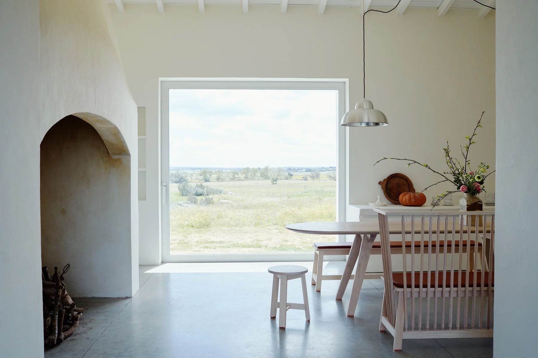 Studioilse Low settle Together table Bench Stool 02 Photo by Yuki Sugiura WEB 8ecd8871 23b8 4d82 b43b afdb439de686 1800x1800