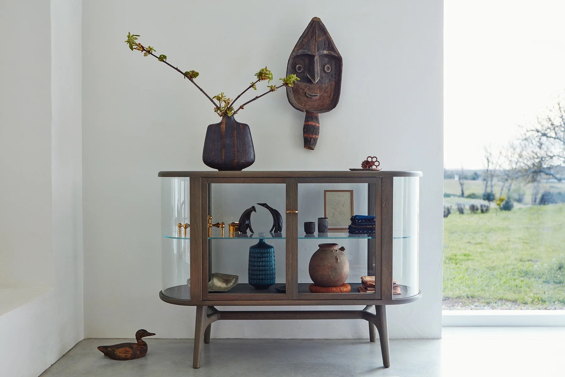 Solo Vitrine Photo by Yuki Sugiura WEB 1800x1800