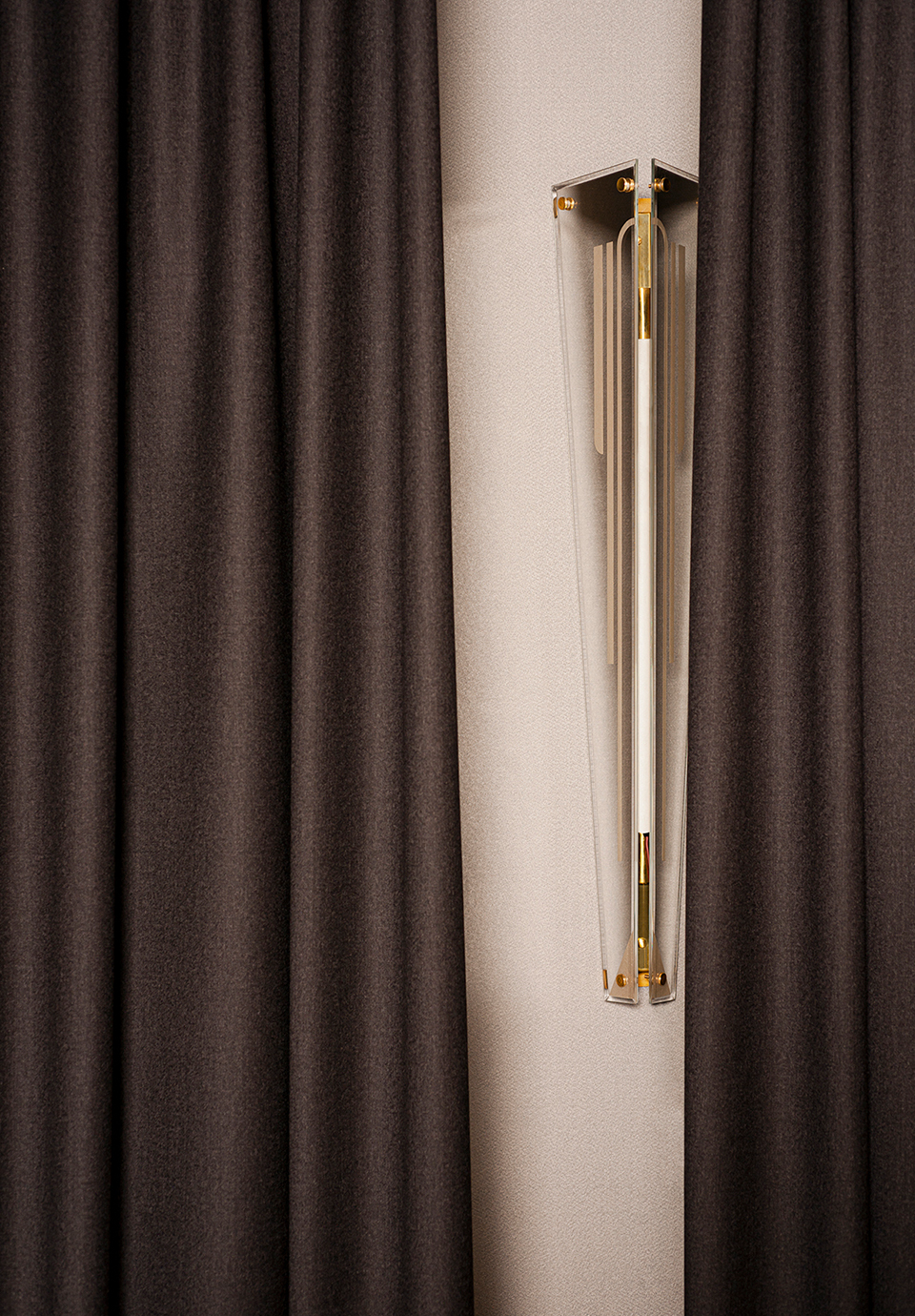 DIMOREMILANO PIETRO lampada107 web 2