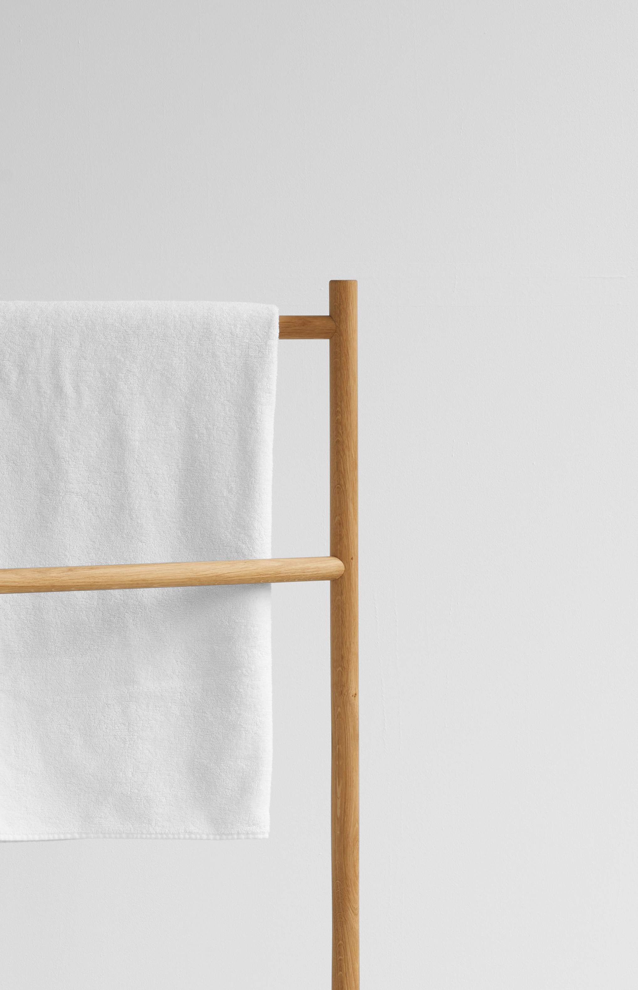 EK01 STOOL EK04 TRIPOD d