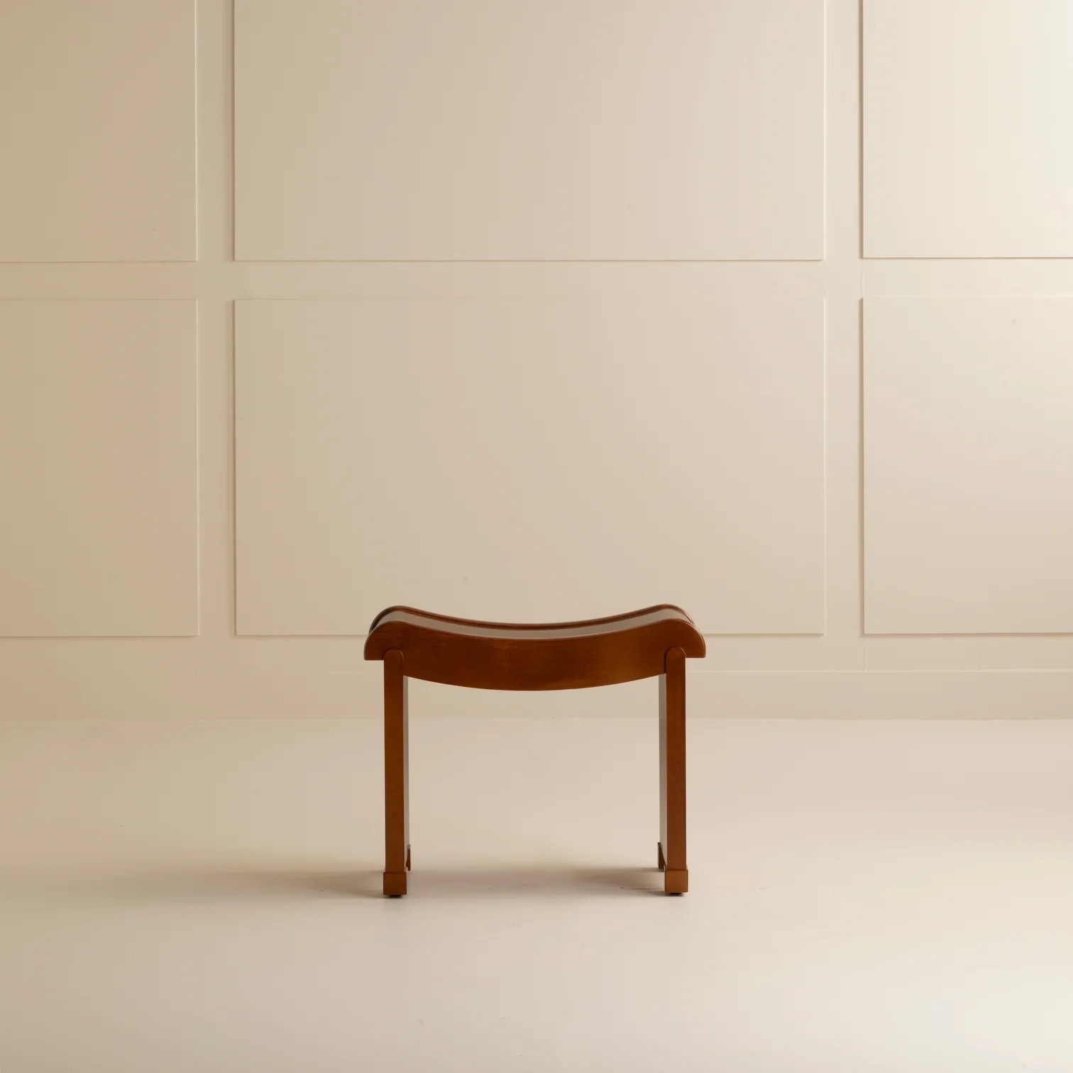Pierre Chareau 1923 Curule MT1015 02 SQUARE BD 1512x
