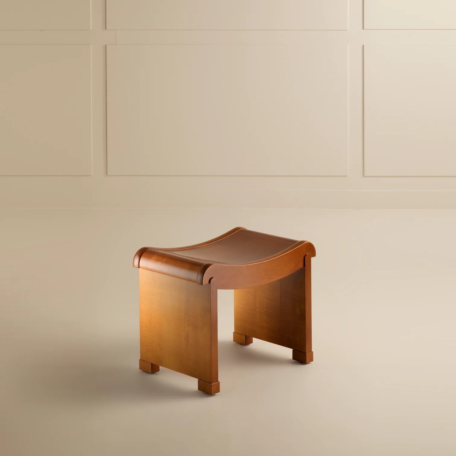 Pierre Chareau 1923 Curule MT1015 03 SQUARE BD 1512x
