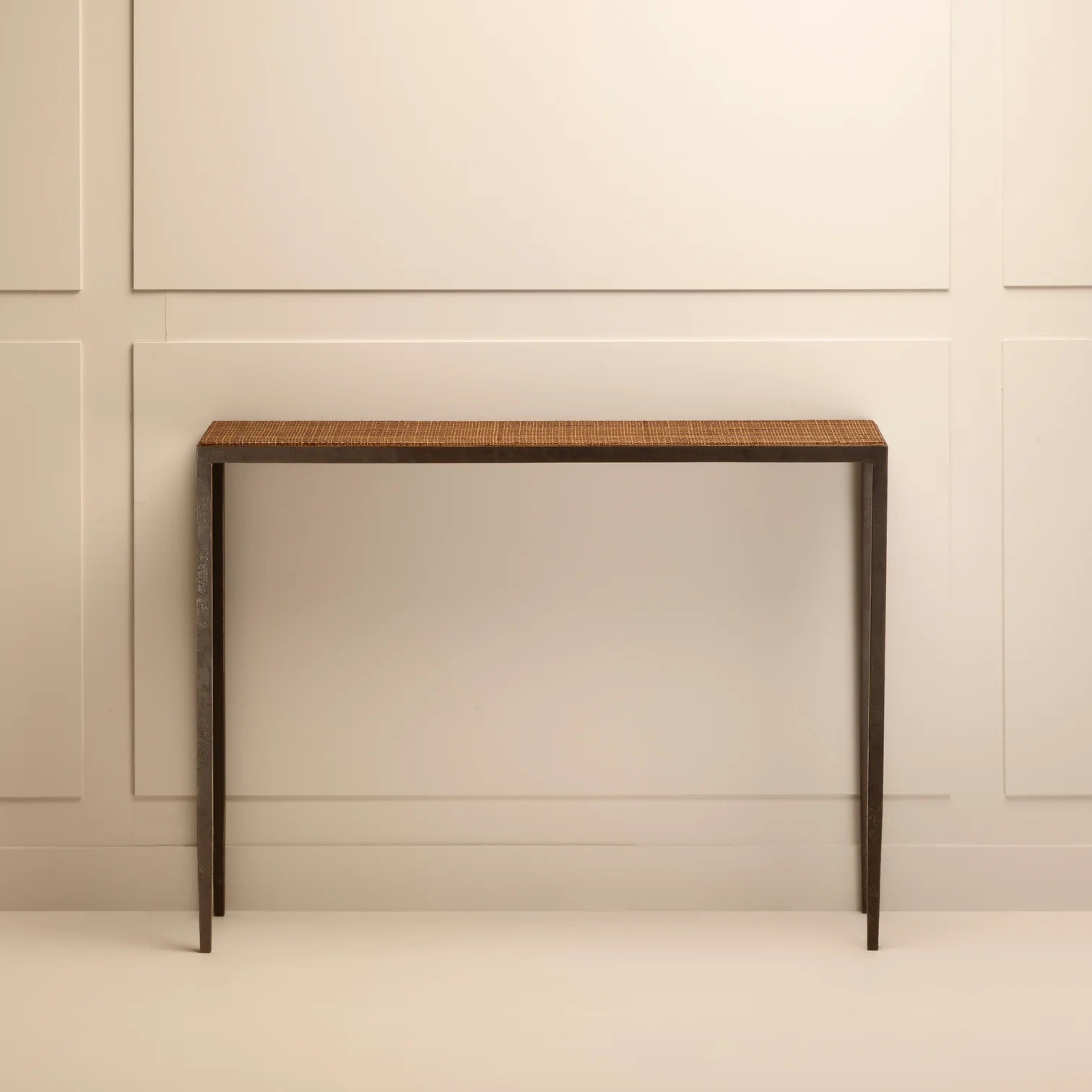 JMF 1928 Console 02 Square bfa351bb cb35 4ba1 b2b6 dd8ec8caafb0 1512x