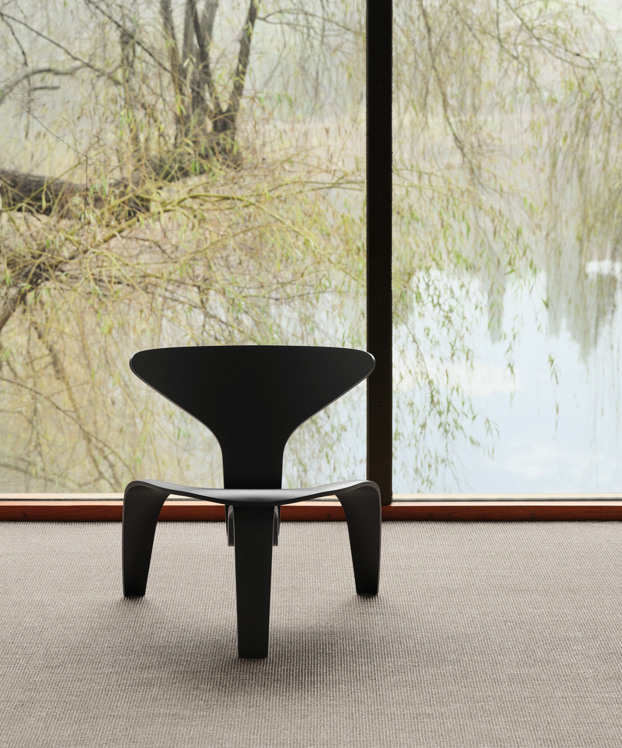FH PK0 A chair front Black 2 RGB
