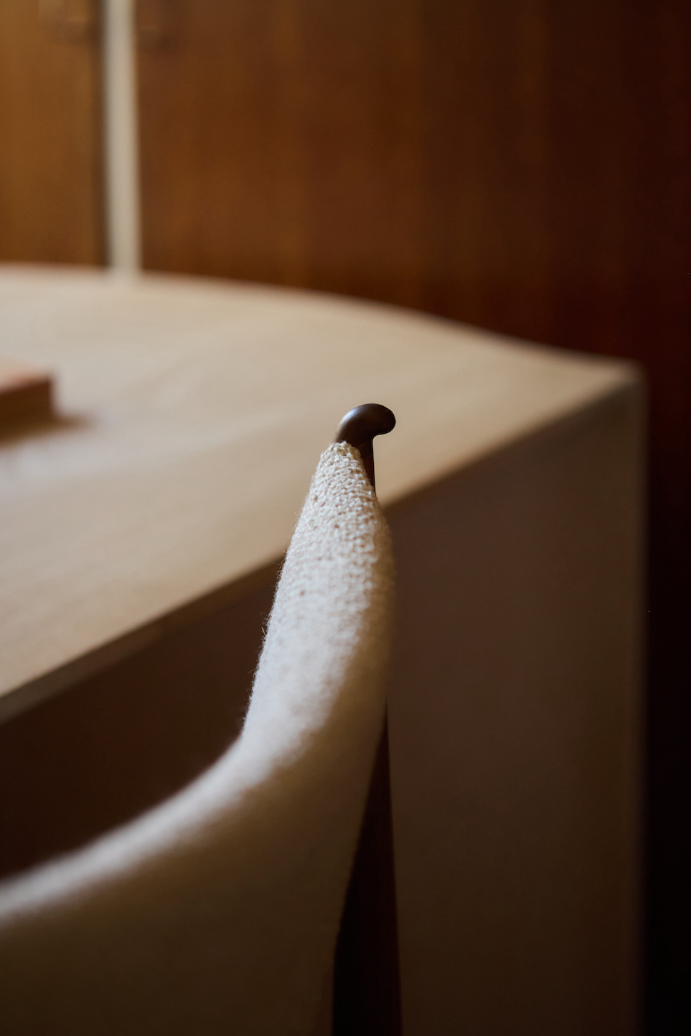 Egyptian chair sacho moss walnut