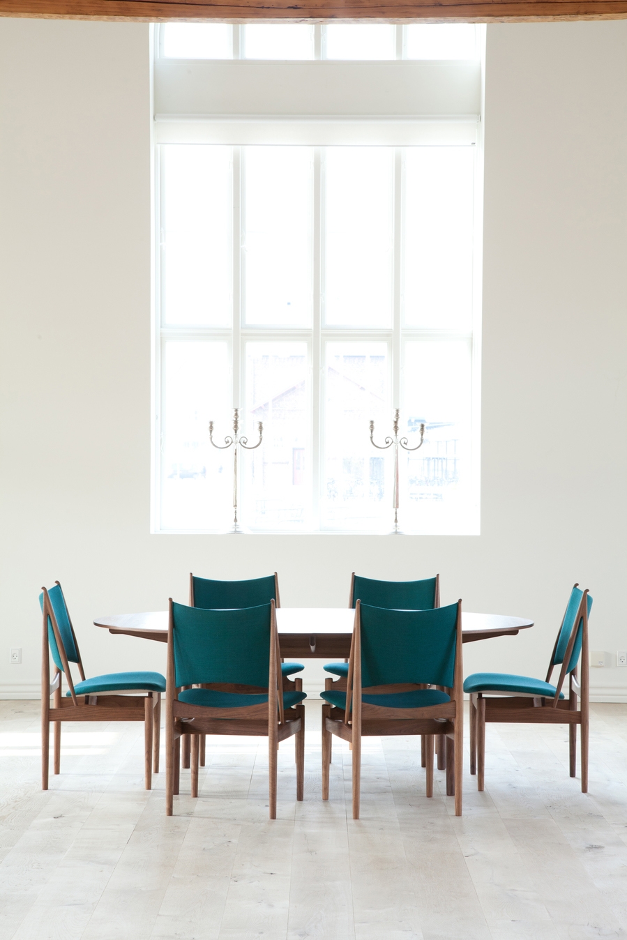 Silver table house of finn juhl 1