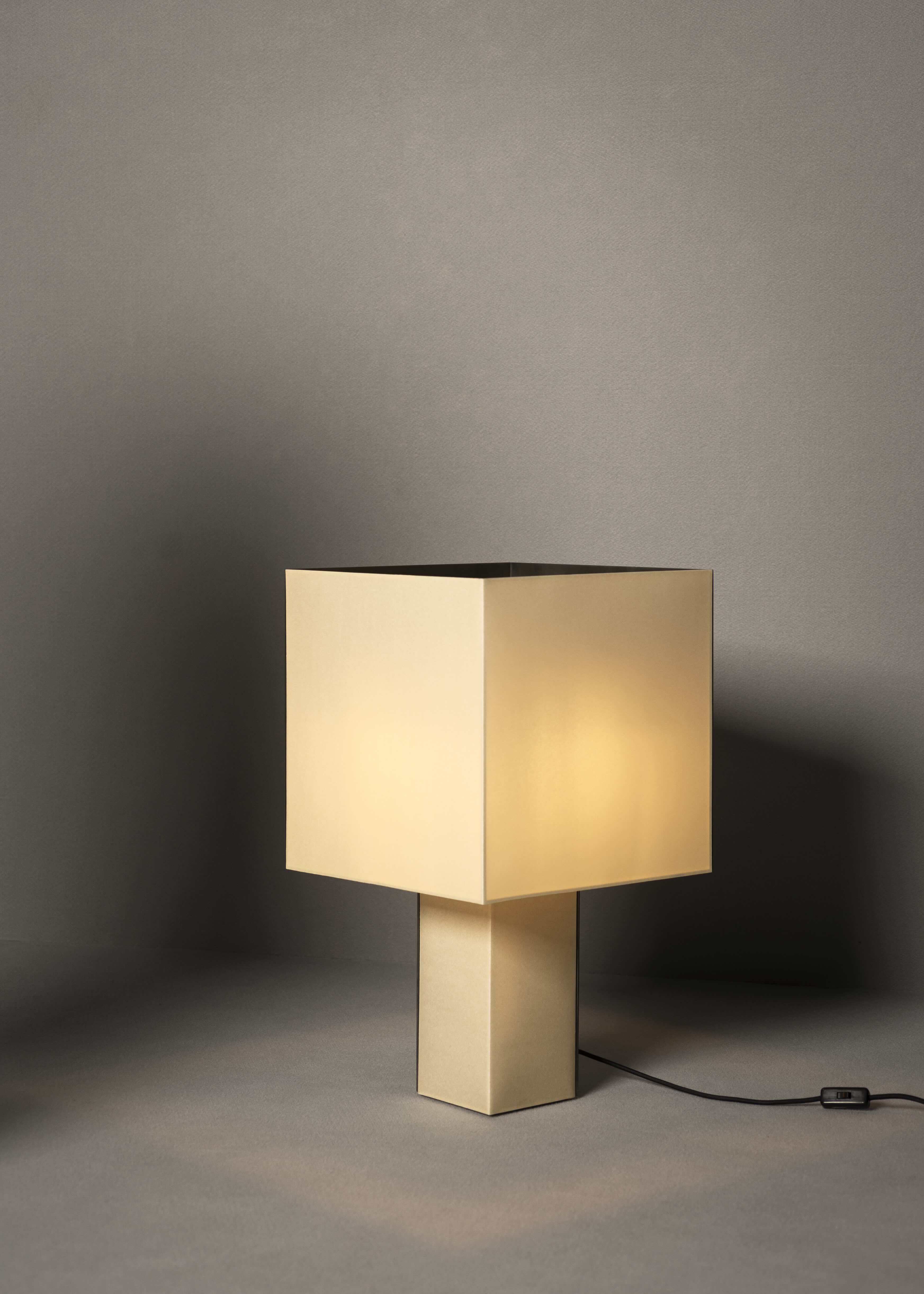 INTERNI VENOSTA 05 LAMPADA TAVOLO Andrea Ferrari 1