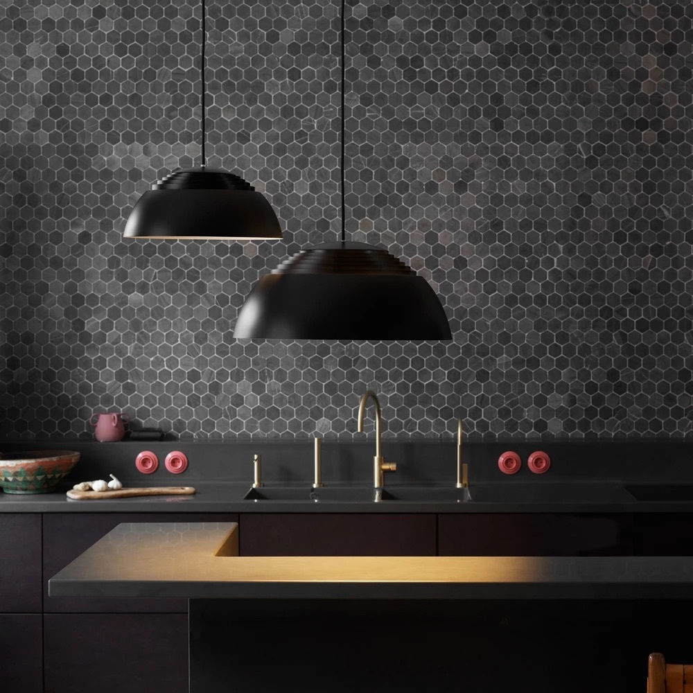 63016 63016 PDP AJ Royaloe370 oe500 Black AJ Mini Black Oesterbrogade SS20 06988