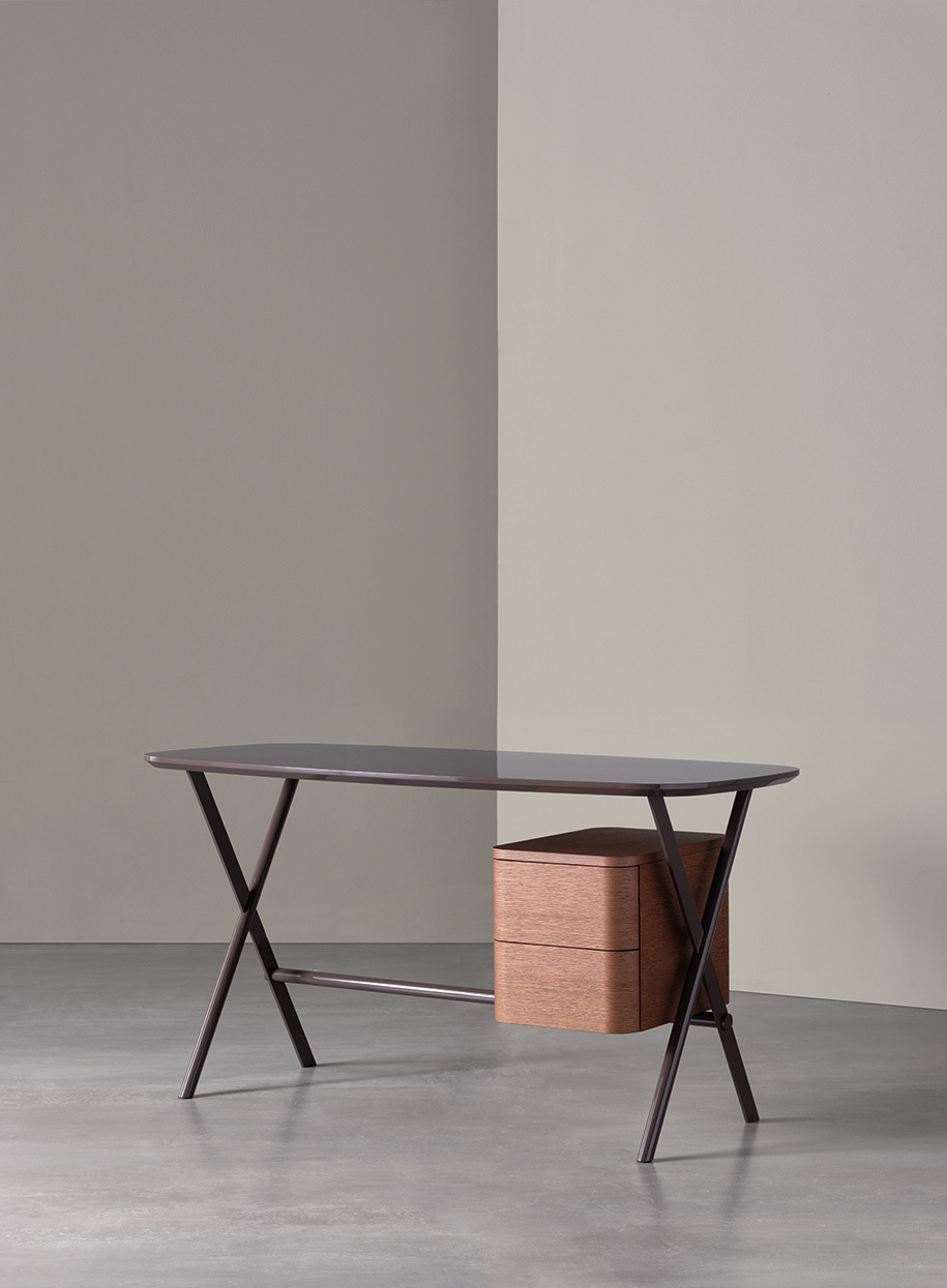 Jasper writing desk 02 915x1245