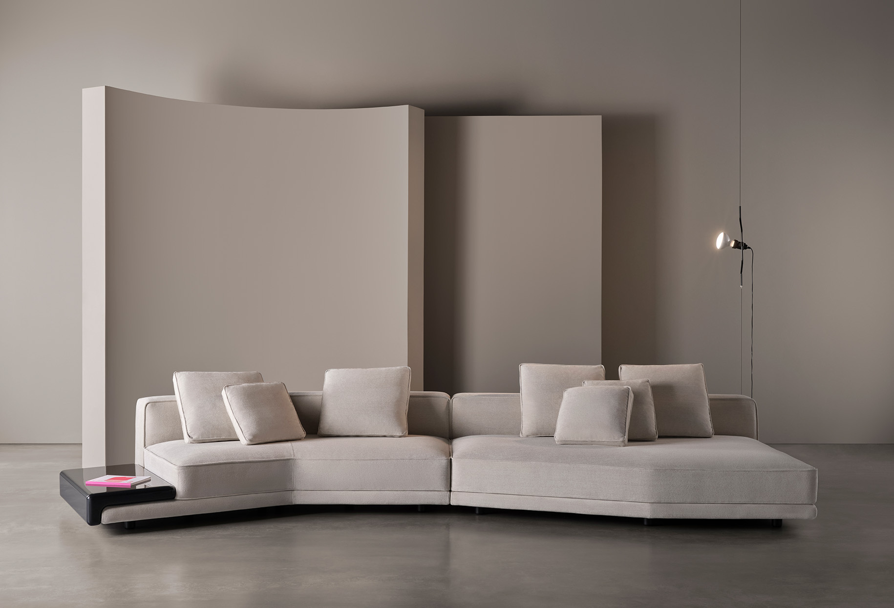 Max sofa 01 1830x1245
