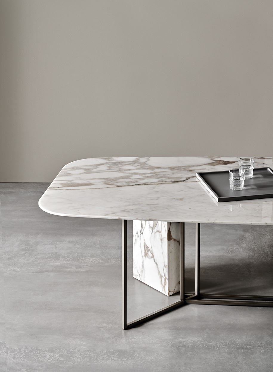 Plinto table 02 915x1245
