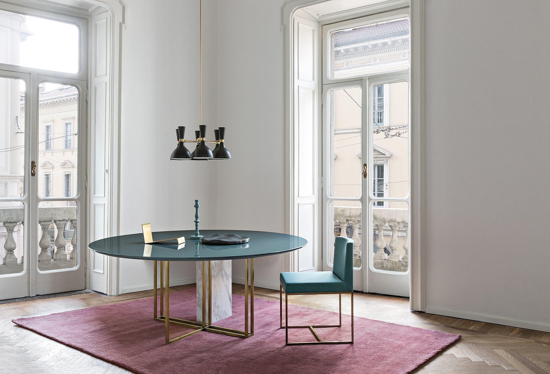 Plinto table 12 1830x1245