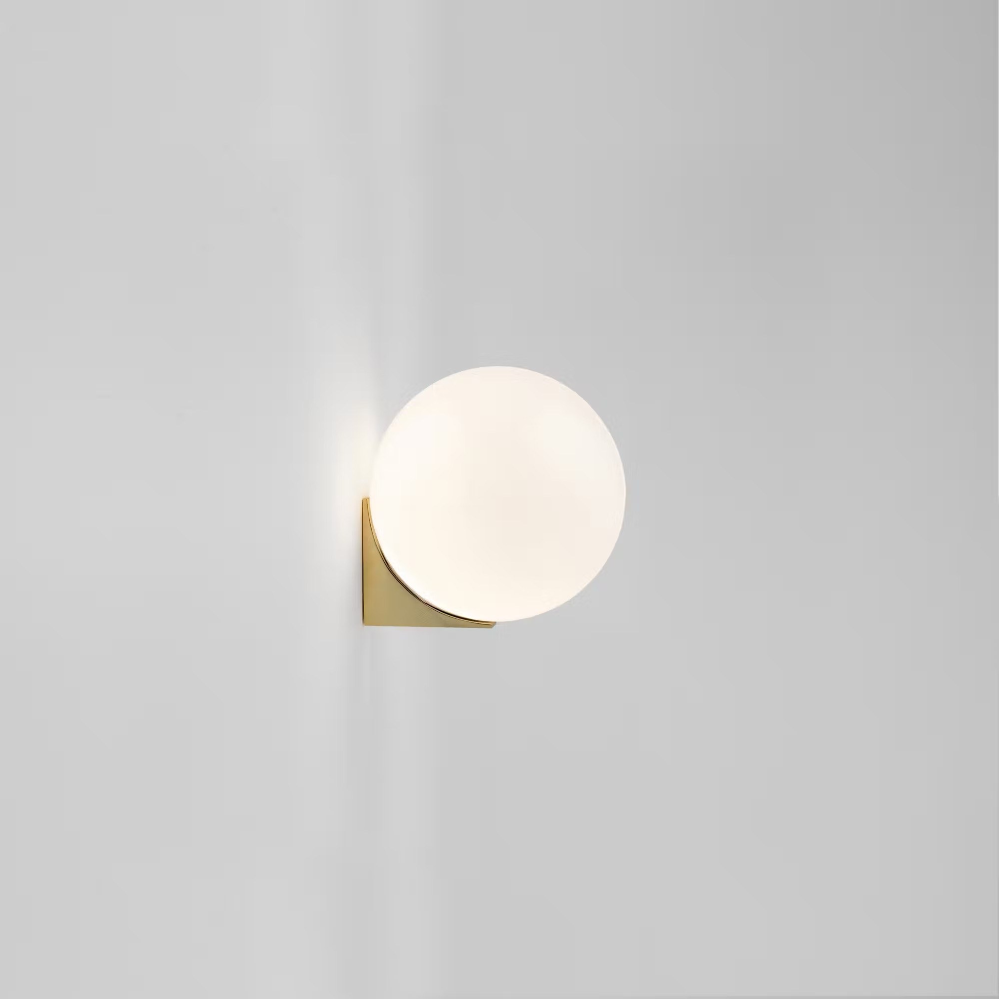 84d33958 ff50 4514 85b2 b316b331445a 1 michaelanastassiades brassarchitecturalcolleciton SS150 brass