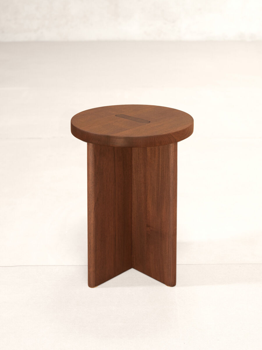 01 Teak Round Stool Iso