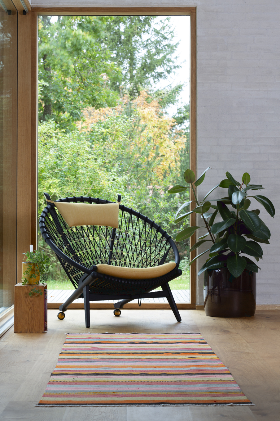 Pp130 black yellow interior 23 khp 1