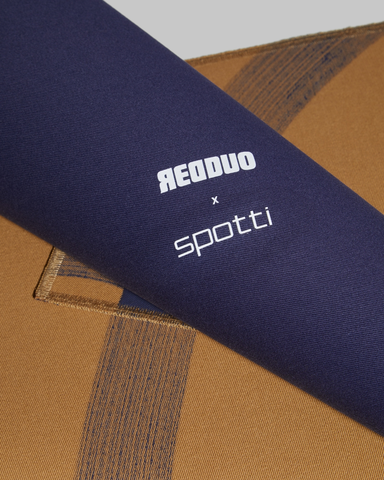 REDDUO TABLEPLACEMATS LOL MUSTARDMIDNIGHTBLUE 03