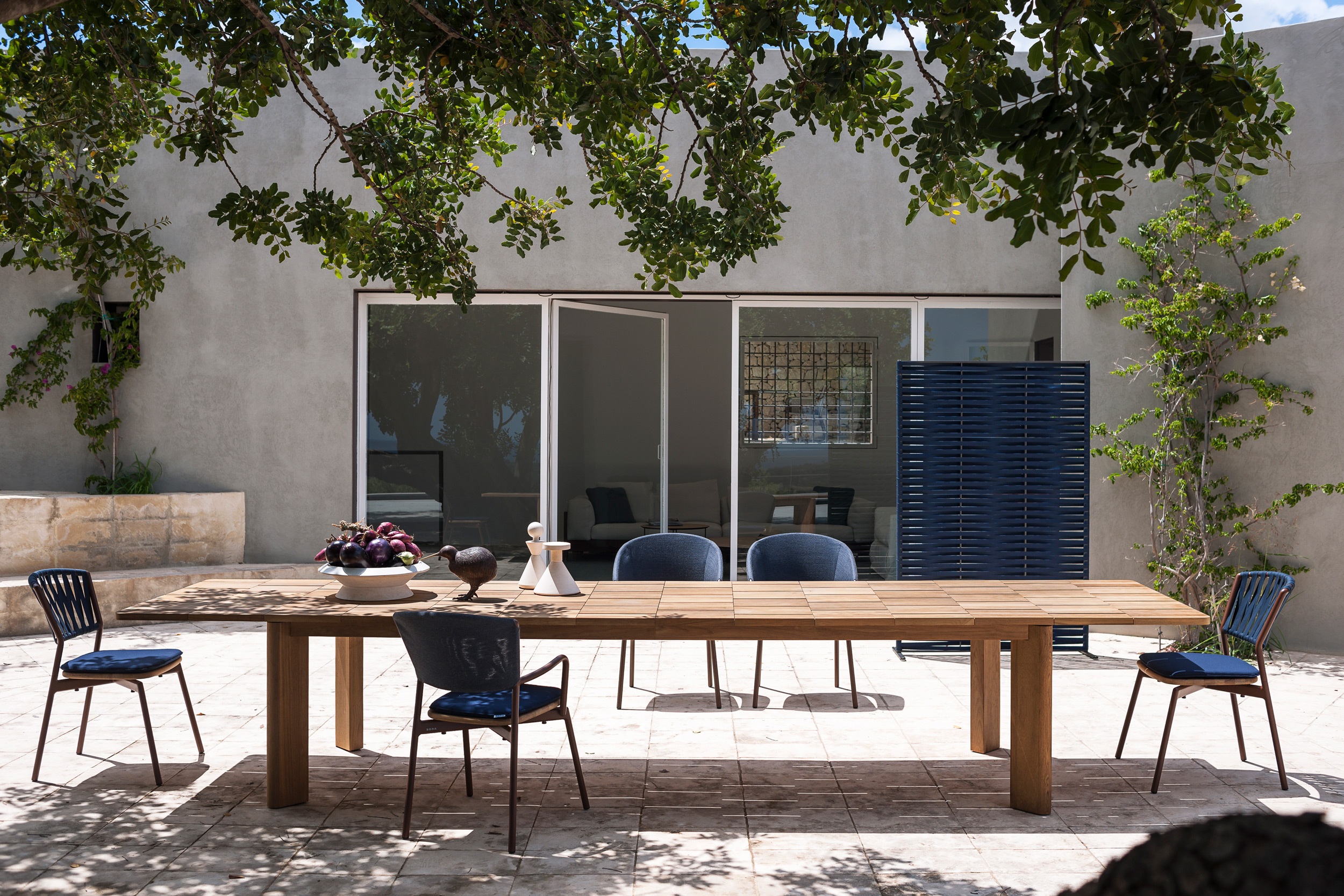 IMG RODA BRICK ext table 01 low