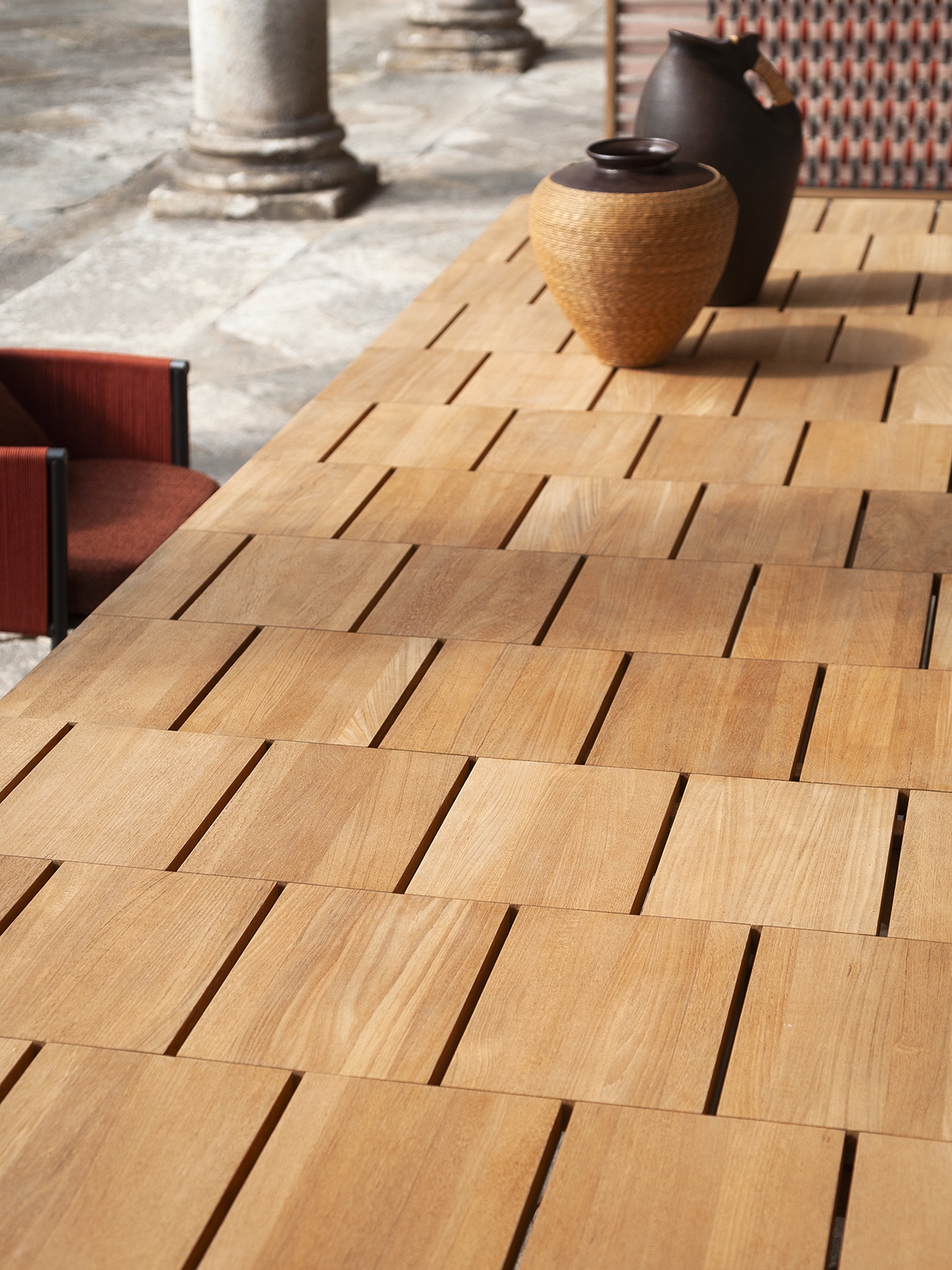IMG RODA BRICK ext table 06 low