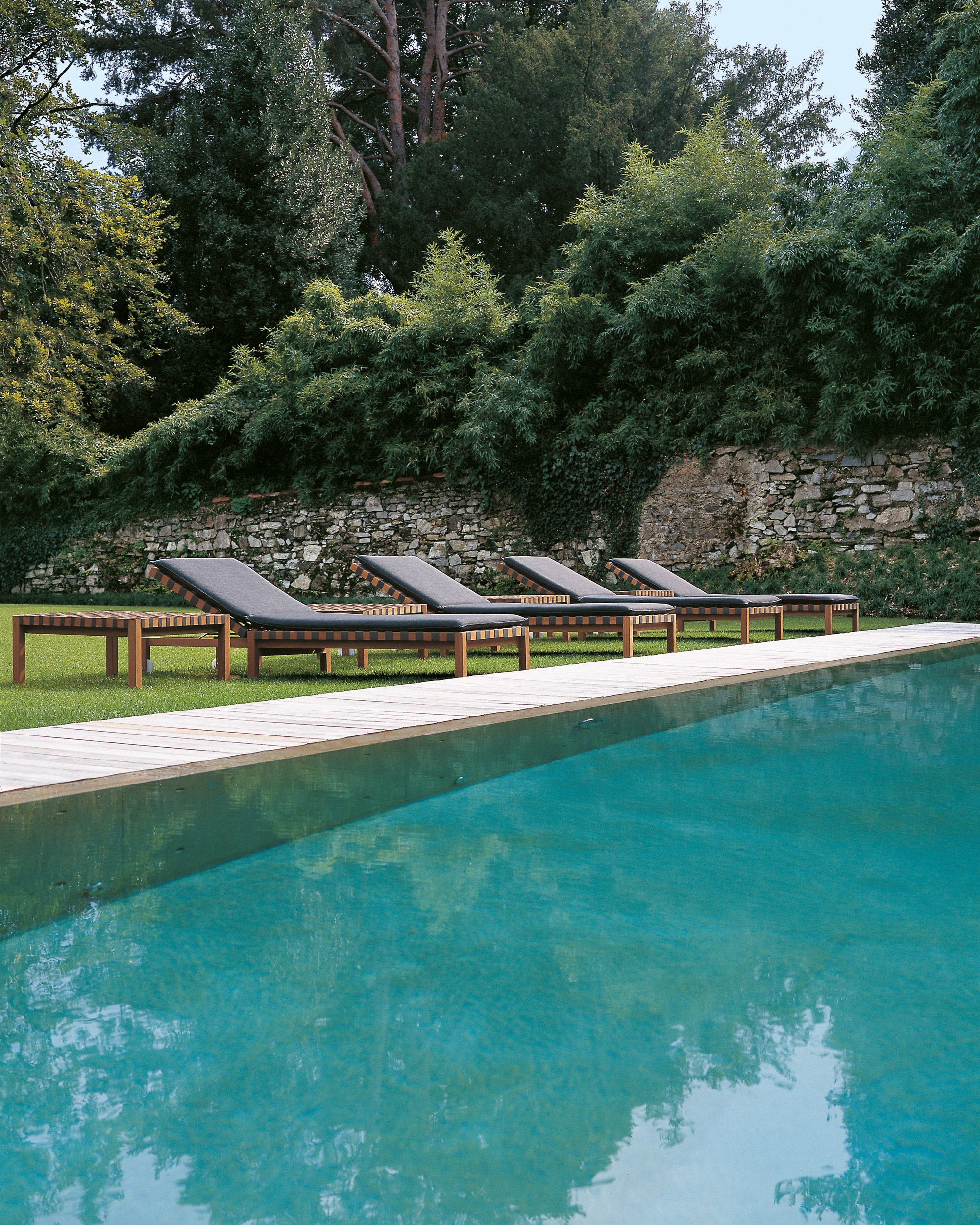 IMG RODA MISTRAL 104 sunlounger 01