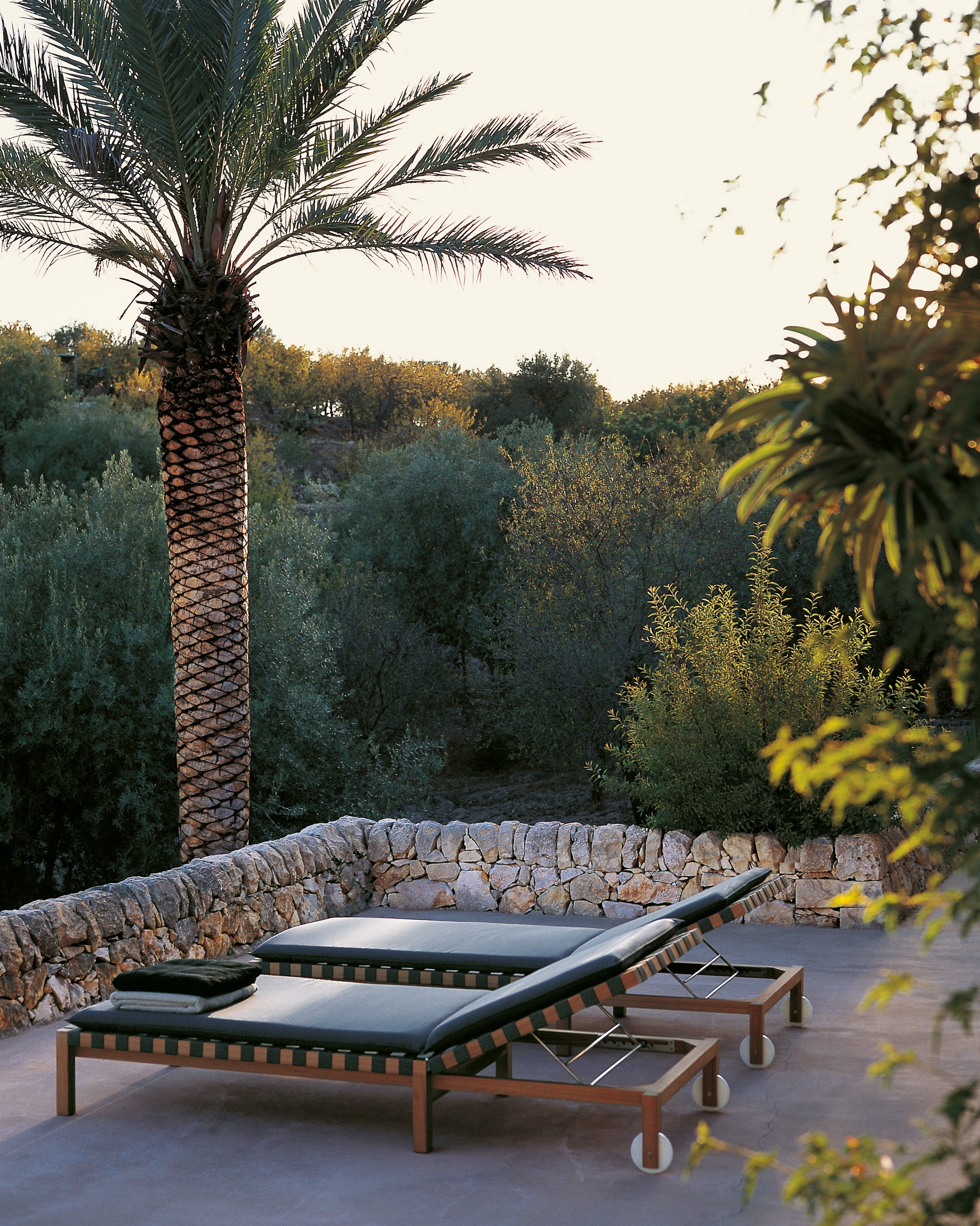 IMG RODA MISTRAL 104 sunlounger 02